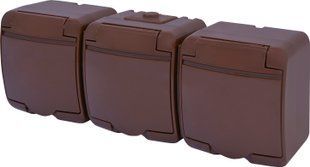 Розетка 3-я (Schuko) (коричн. кришка) (IP44/54) RHE-3s-KR (4668054) 4668054 фото